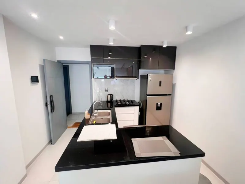 Departamento amoblado de 2 dormitorios en venta en Equipetrol: foto 1 de 12