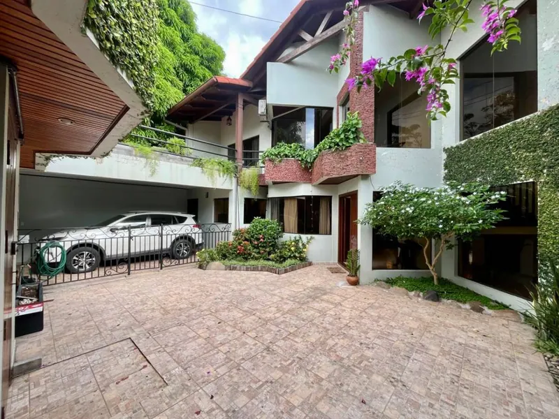 Casa de 2 plantas en venta en la Zona Oeste, 2do anillo: foto 2 de 25