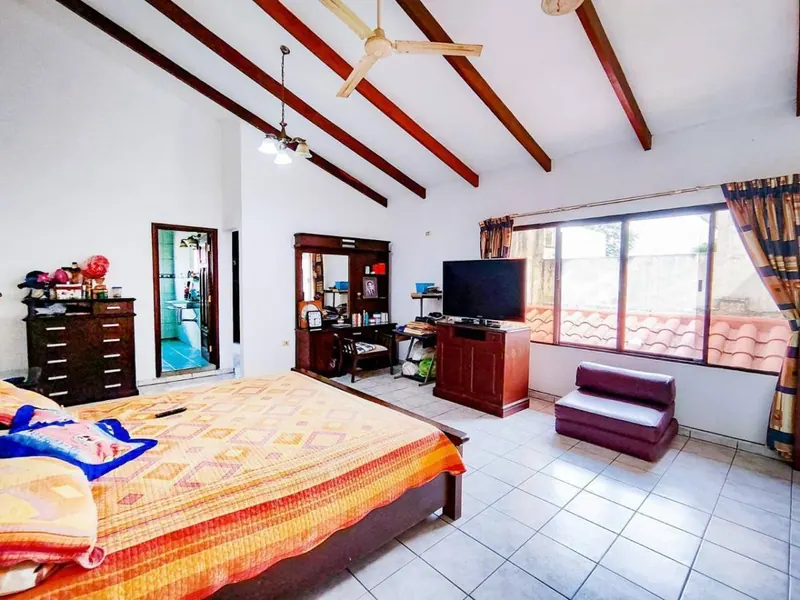 Casa de 7 dormitorios en venta en la Zona Oeste, Fexpocruz: foto 10 de 10