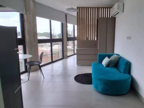 Monoambiente amoblado en venta en la Zona Norte, sobre Av. Banzer: foto 1 de 19