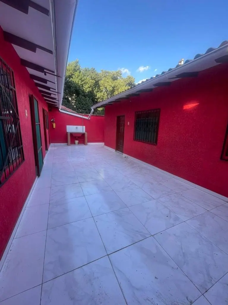 Casa comercial en venta en la Zona Este, sobre Carretera a Cotoca: foto 1 de 20