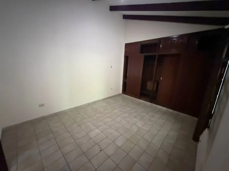 Casa con dos tiendas en venta en el Centro, Mercado Los Pozos: foto 8 de 13