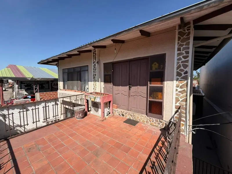 Casa en venta en la Zona Sur, sobre la avenida San Aurelio: foto 2 de 17