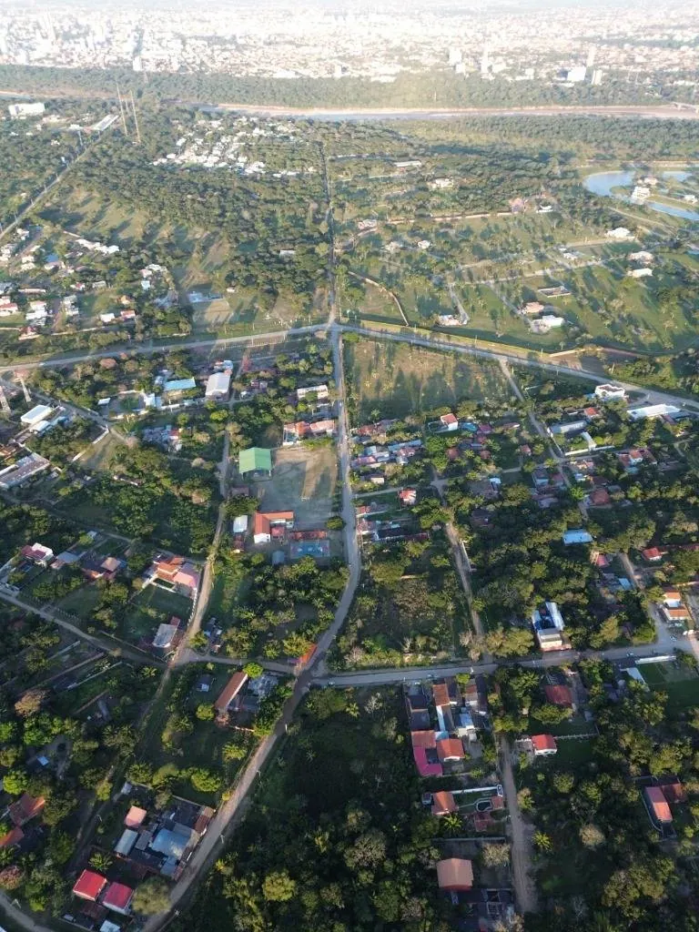 Terreno de 910 m² en venta en el Urubó, zona Urubó Village: foto 5 de 6