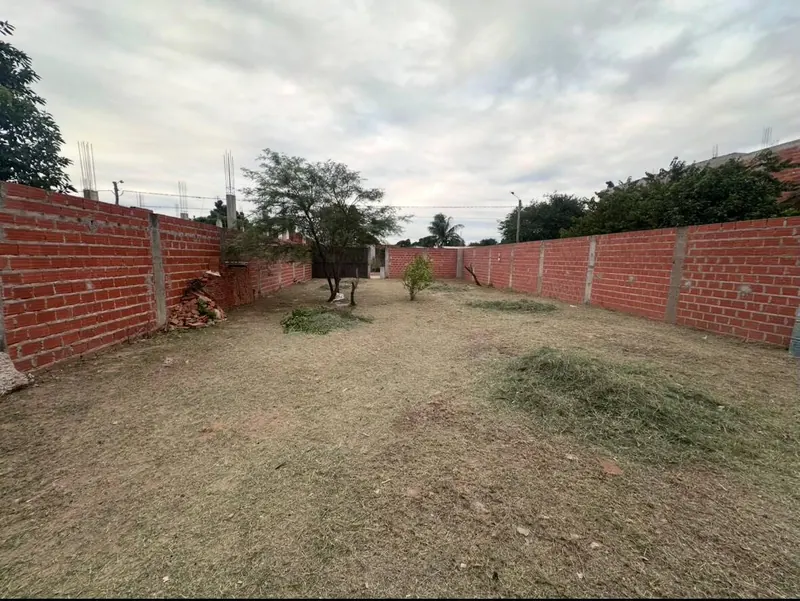 360 m² walled lot for sale in the West Zone: foto 2 de 4