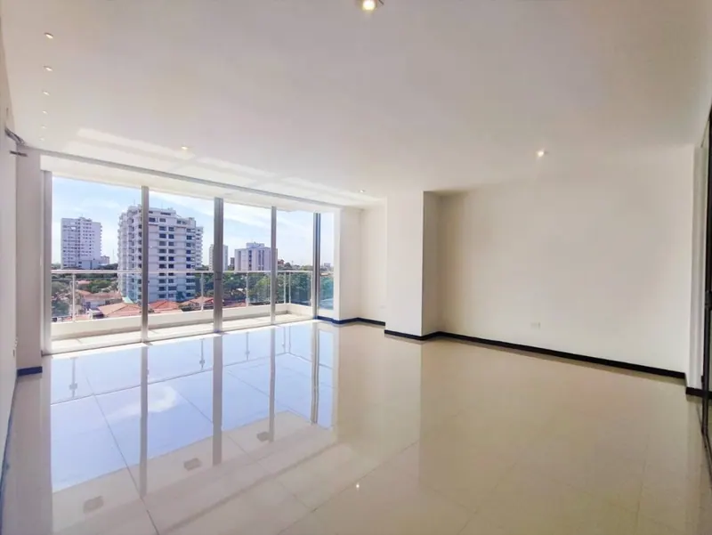 Departamento de 3 dormitorios en venta en el condominio Palm Beach: foto 3 de 11