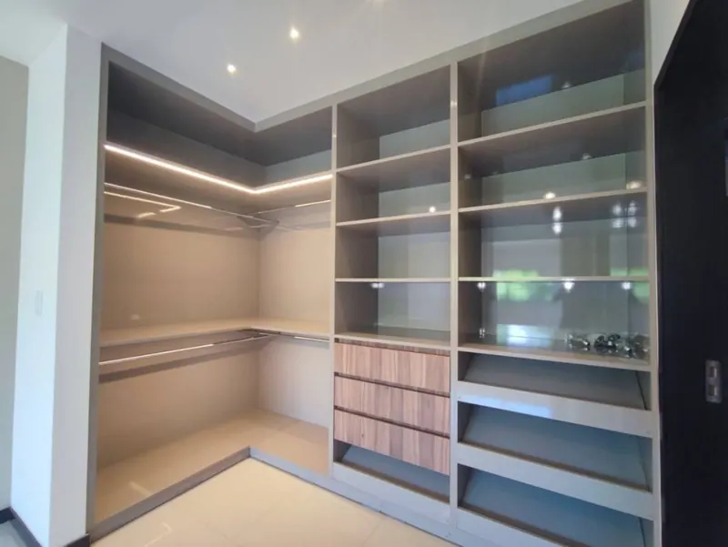 Departamento de 3 dormitorios en venta en el condominio Palm Beach: foto 4 de 11