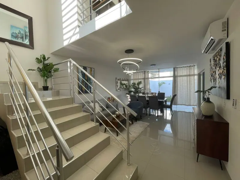 Casa de 4 dormitorios en venta en la Zona Norte, km 9: foto 2 de 11