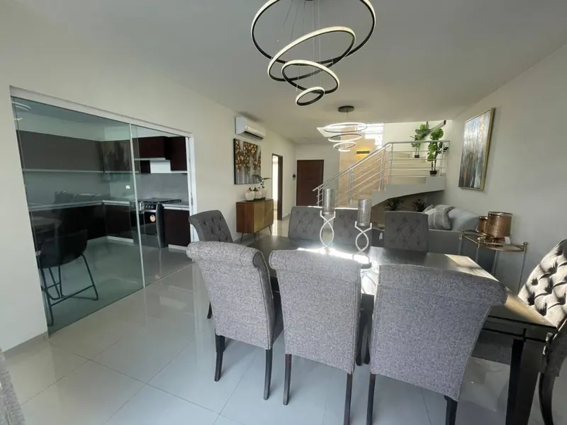 Casa de 4 dormitorios en venta en la Zona Norte, km 9: foto 4 de 11