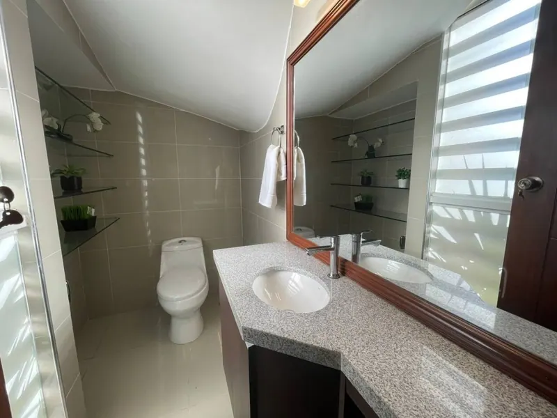 Casa de 4 dormitorios en venta en la Zona Norte, km 9: foto 9 de 11