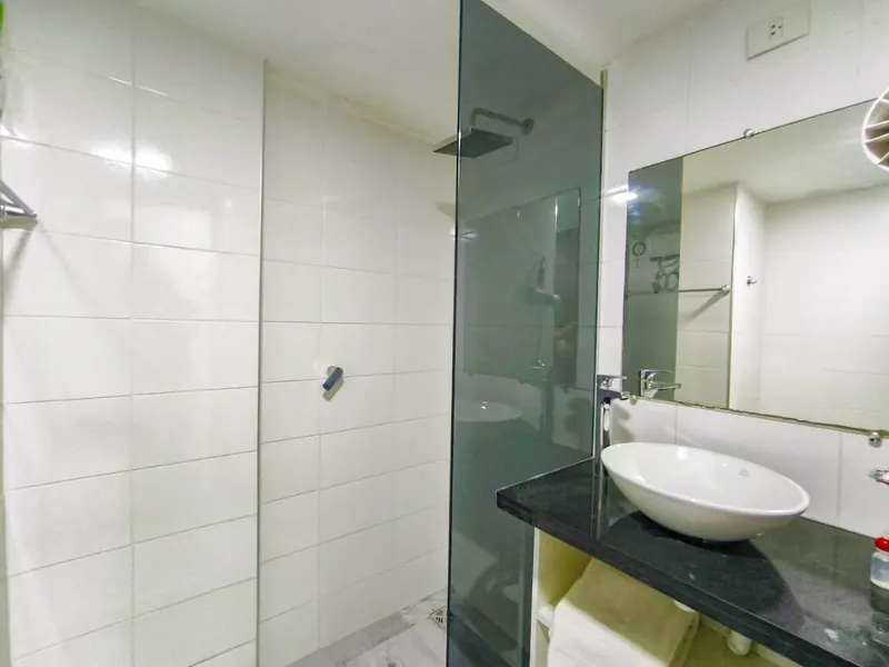 Monoambiente amoblado en venta en Equipetrol, edificio Bellini: foto 10 de 14