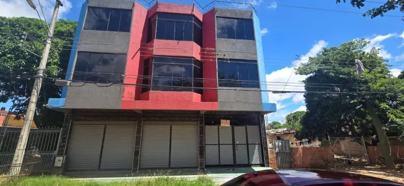 Edificio en venta en el Plan 3000, sobre la Transcontinental: foto 1 de 4