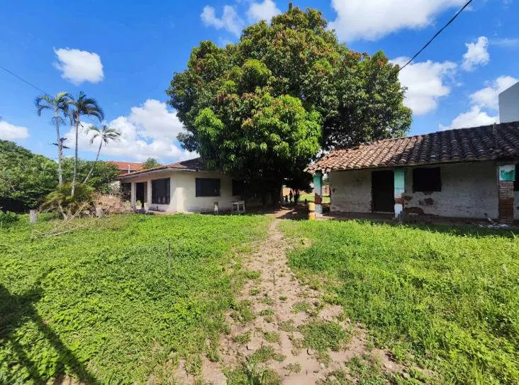 Lot for rent on Avenida Paragua, East Zone: foto 2 de 5