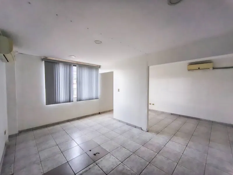 Warehouse with office for rent in the Parque Industrial: foto 19 de 22