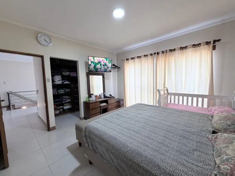 Casa en venta en Cotoca de 3 dormitorios y 310 m² construidos: foto 10 de 21