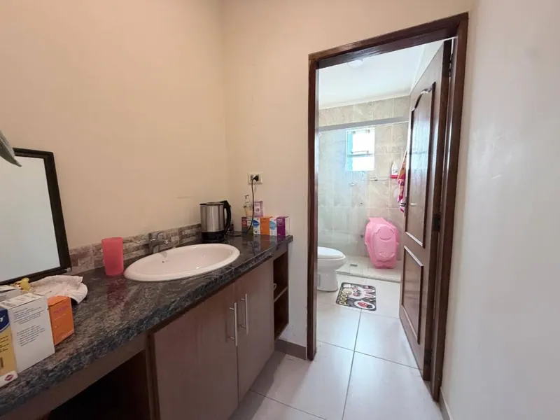 Casa en venta en Cotoca de 3 dormitorios y 310 m² construidos: foto 13 de 21