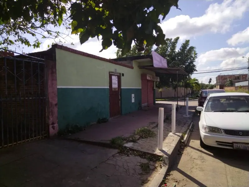 Commercial house for sale in the East Zone, Convipet neighbourhood