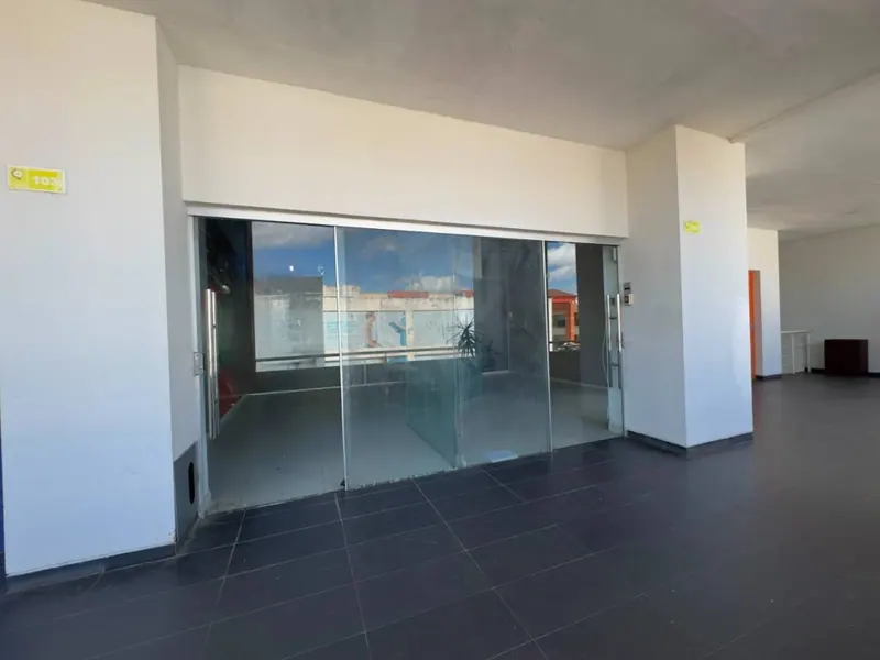 Local comercial en venta en el Open Mall del Urubó: foto 2 de 7