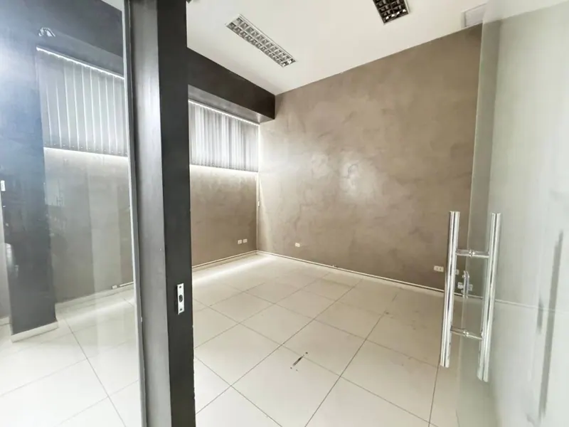 Local comercial en venta en el Open Mall del Urubó: foto 6 de 7