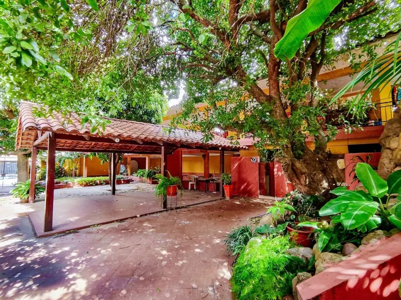 Casa de uso comercial en venta a media cuadra de la av. Piraí: foto 4 de 11