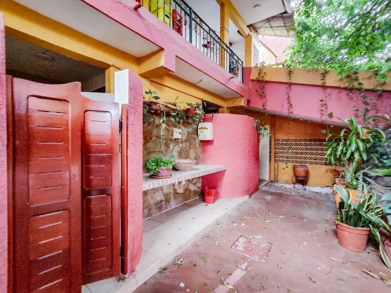 Casa de uso comercial en venta a media cuadra de la av. Piraí: foto 6 de 11