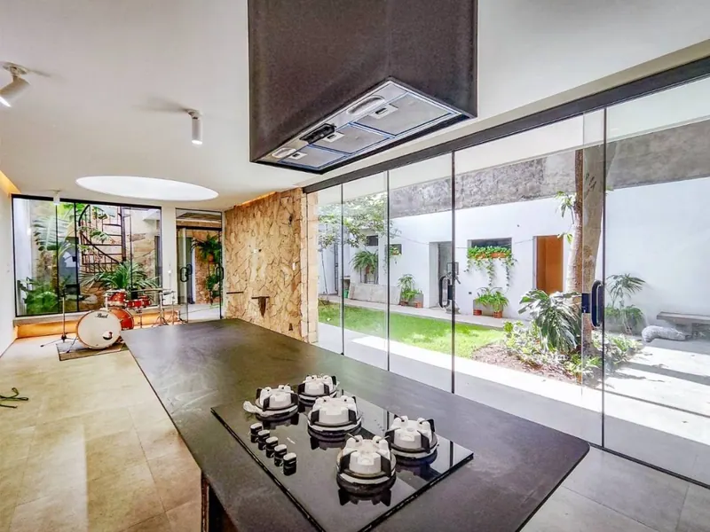 Casa de uso comercial en venta a media cuadra de la av. Piraí: foto 8 de 11