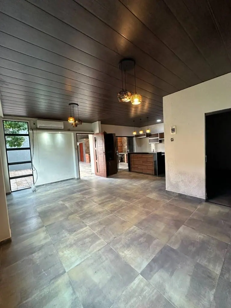 Casa comercial de 5 dormitorios en venta en la Zona Norte: foto 10 de 30
