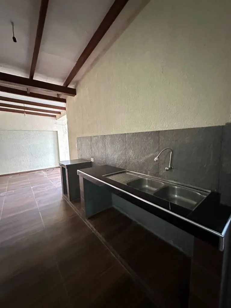 Casa comercial de 5 dormitorios en venta en la Zona Norte: foto 20 de 30