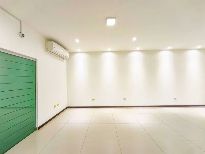 2-storey house for sale in the Jardines del Norte IV gated community: foto 8 de 24