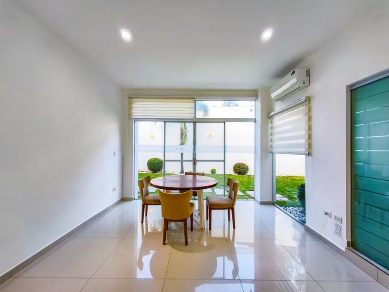 2-storey house for sale in the Jardines del Norte IV gated community: foto 9 de 24