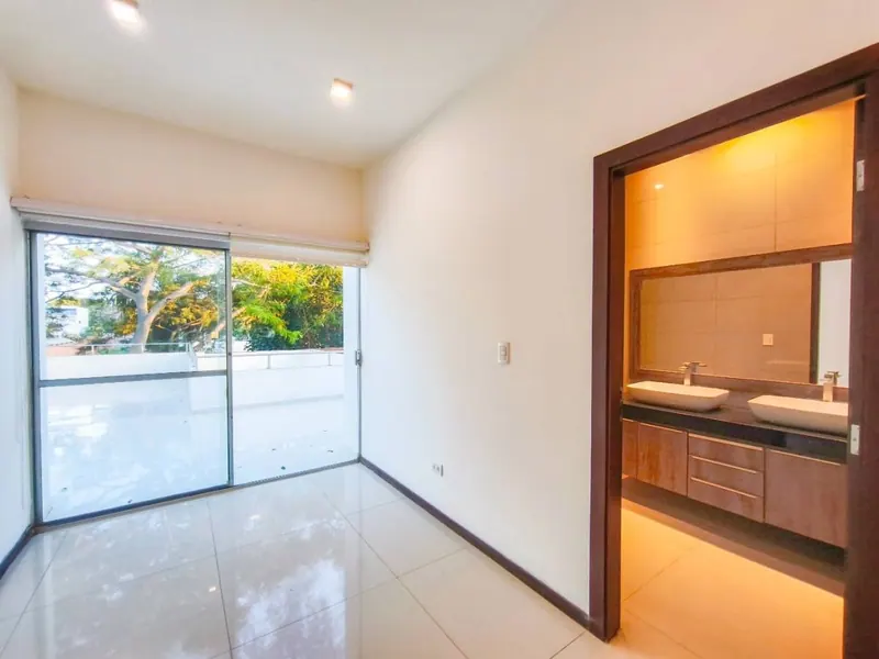 2-storey house for sale in the Jardines del Norte IV gated community: foto 16 de 24