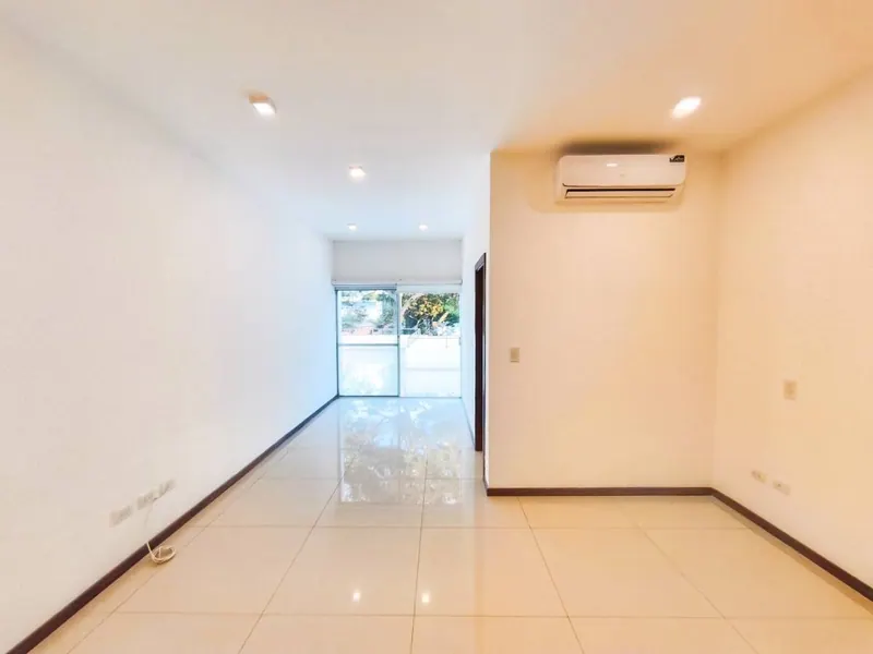 2-storey house for sale in the Jardines del Norte IV gated community: foto 18 de 24