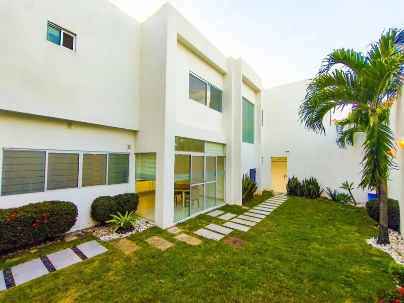 2-storey house for sale in the Jardines del Norte IV gated community: foto 21 de 24