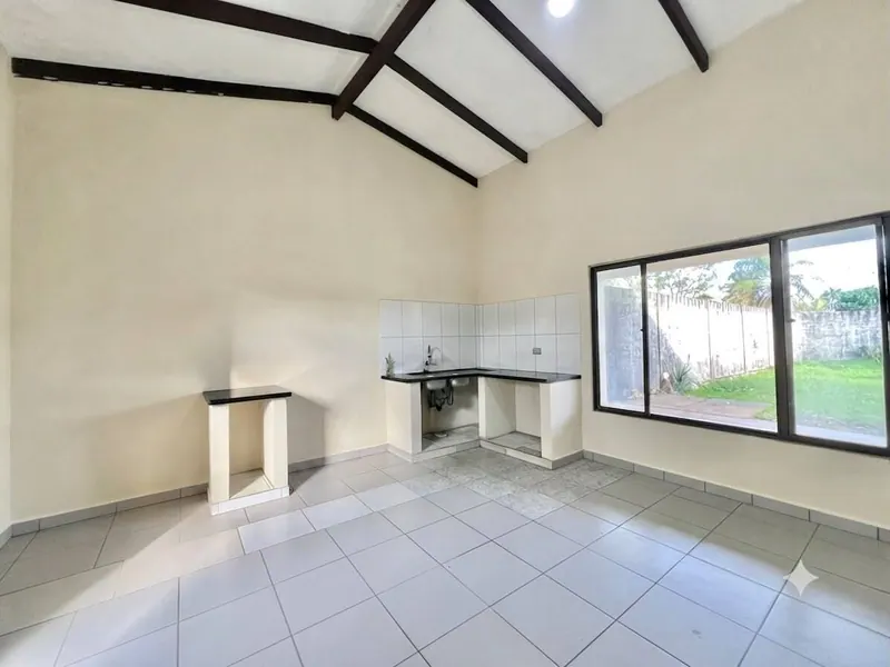 2-bedroom house for sale in Warnes, Urb. Juan Pablo II: foto 1 de 9