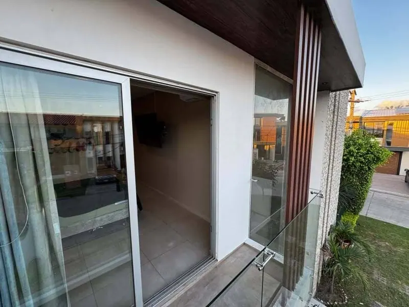 House with pool for sale in the Le Parc Costanera gated community: foto 12 de 27