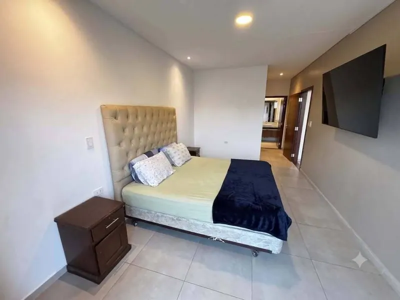 House with pool for sale in the Le Parc Costanera gated community: foto 13 de 27