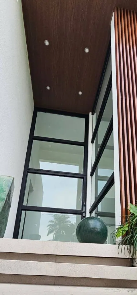Casa amoblada en venta en el Urubó, condominio Villa Real: foto 4 de 25