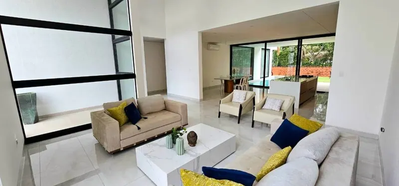 Casa amoblada en venta en el Urubó, condominio Villa Real: foto 5 de 25