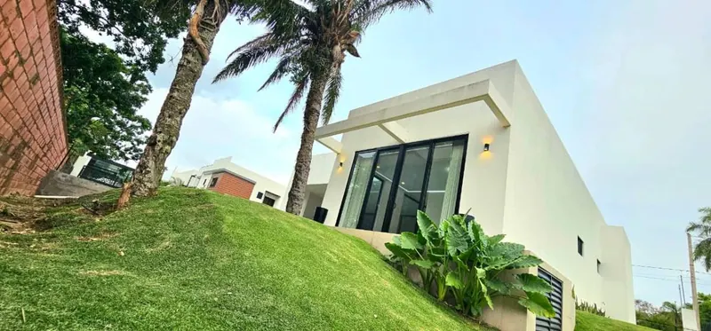 Casa amoblada en venta en el Urubó, condominio Villa Real: foto 8 de 25