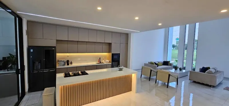 Casa amoblada en venta en el Urubó, condominio Villa Real: foto 20 de 25