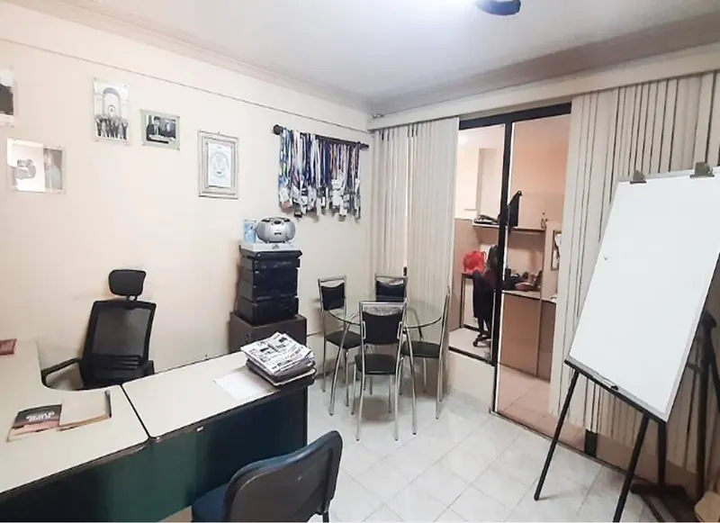 Warehouse, showroom and offices for sale on Av. Roca Coronado: foto 7 de 33
