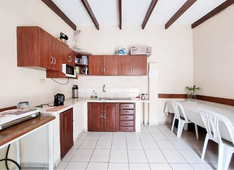 Warehouse, showroom and offices for sale on Av. Roca Coronado: foto 12 de 33