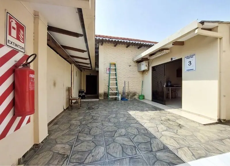 Warehouse, showroom and offices for sale on Av. Roca Coronado: foto 13 de 33