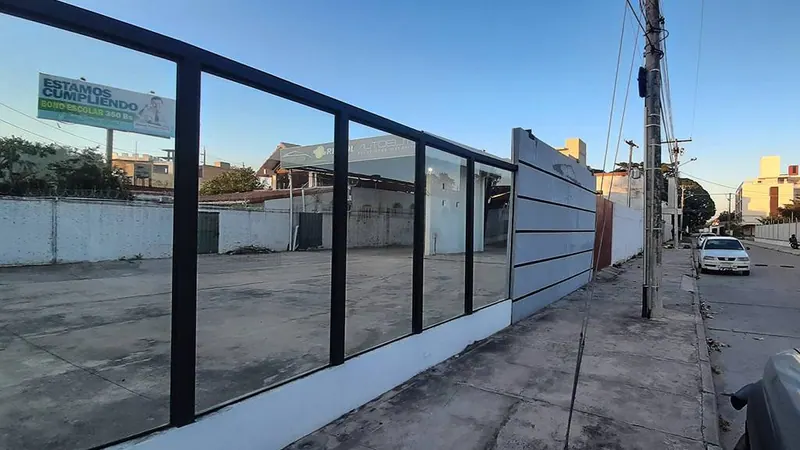 Warehouse, showroom and offices for sale on Av. Roca Coronado: foto 19 de 33