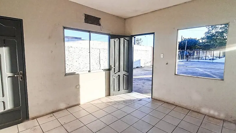 Warehouse, showroom and offices for sale on Av. Roca Coronado: foto 22 de 33