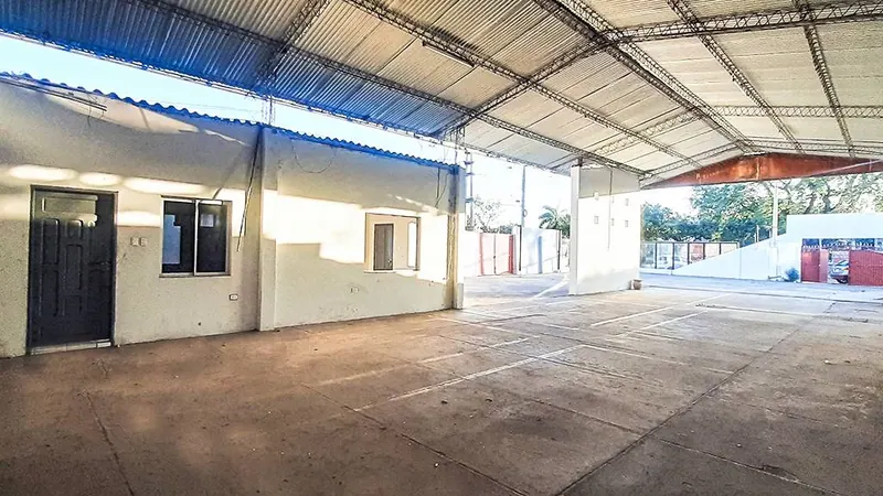 Warehouse, showroom and offices for sale on Av. Roca Coronado: foto 23 de 33