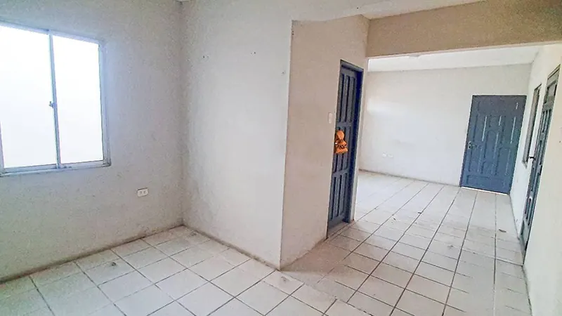Warehouse, showroom and offices for sale on Av. Roca Coronado: foto 26 de 33