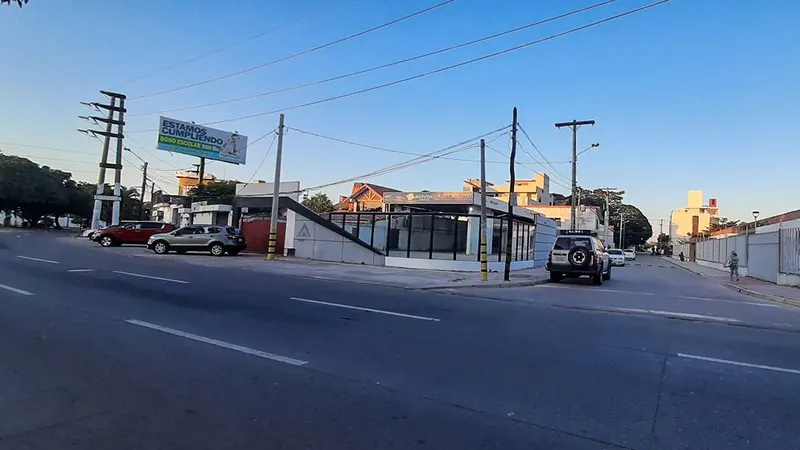 Warehouse, showroom and offices for sale on Av. Roca Coronado: foto 28 de 33