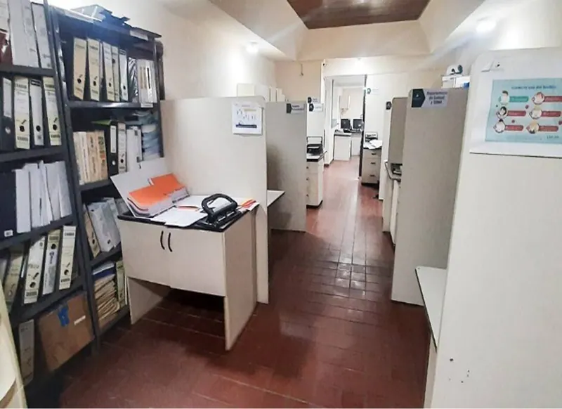 Warehouse, showroom and offices for sale on Av. Roca Coronado: foto 29 de 33