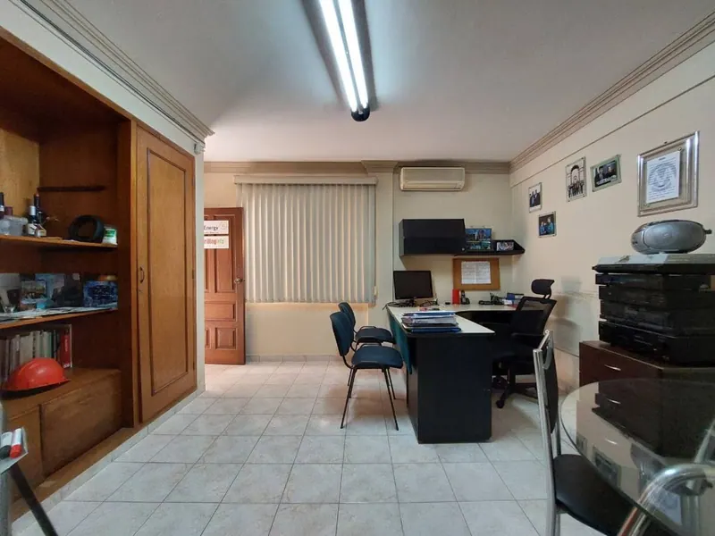 Warehouse, showroom and offices for sale on Av. Roca Coronado: foto 30 de 33
